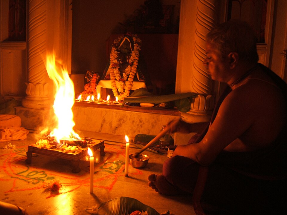 Agnihotra: The Sacred Vedic Fire Ritual for Health, Purification and Peace